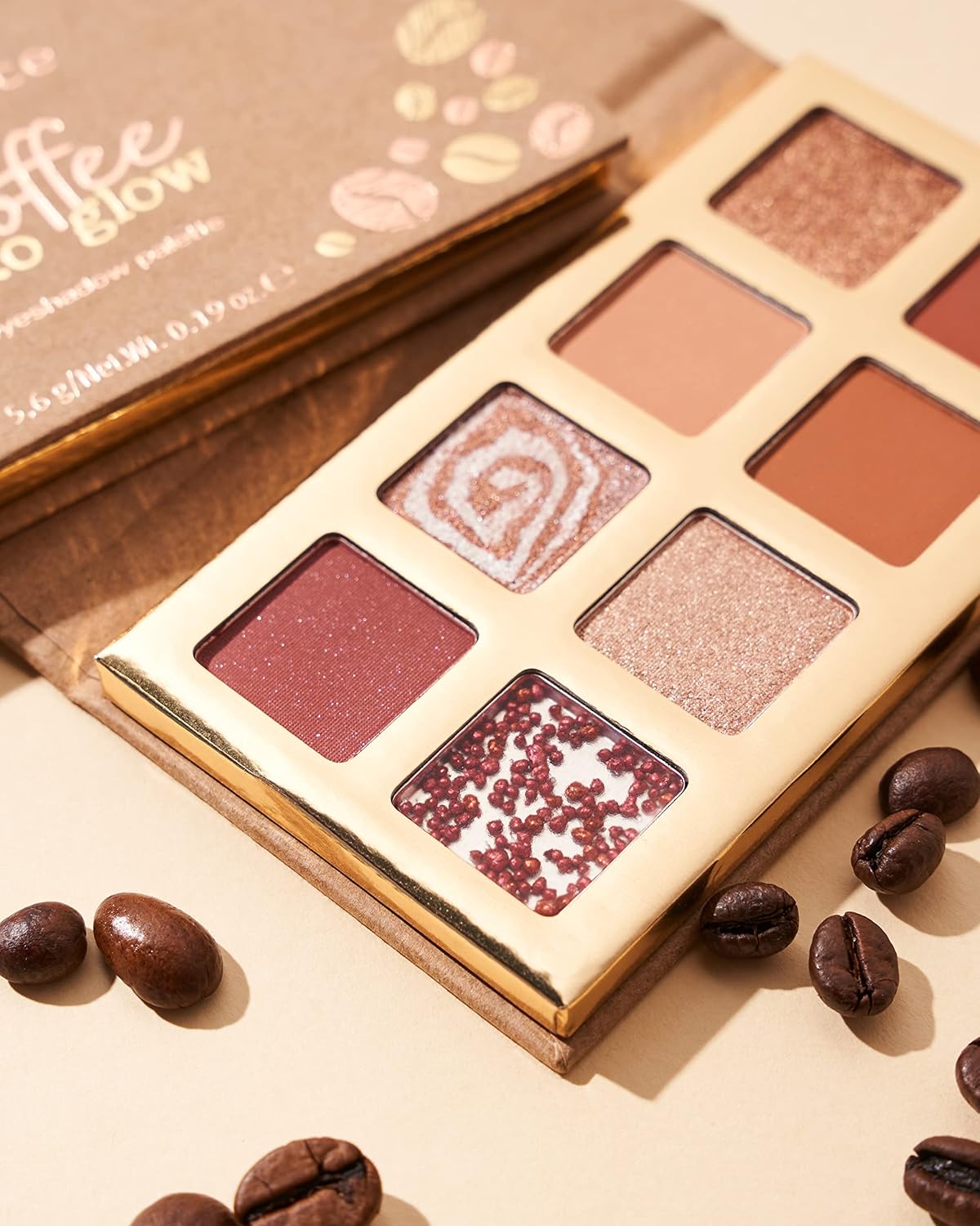 Essence Coffee to Glow Eyeshadow Palette, Lidschatten, Nr. 01, Braun, 8 Braun-Töne, Glänzend, Intensiv, Schimmernd, Vegan, Ohne Mikroplastikpartikel, Nanopartikel Frei, Ohne Parfüm, 1Er Pack (5.6G)