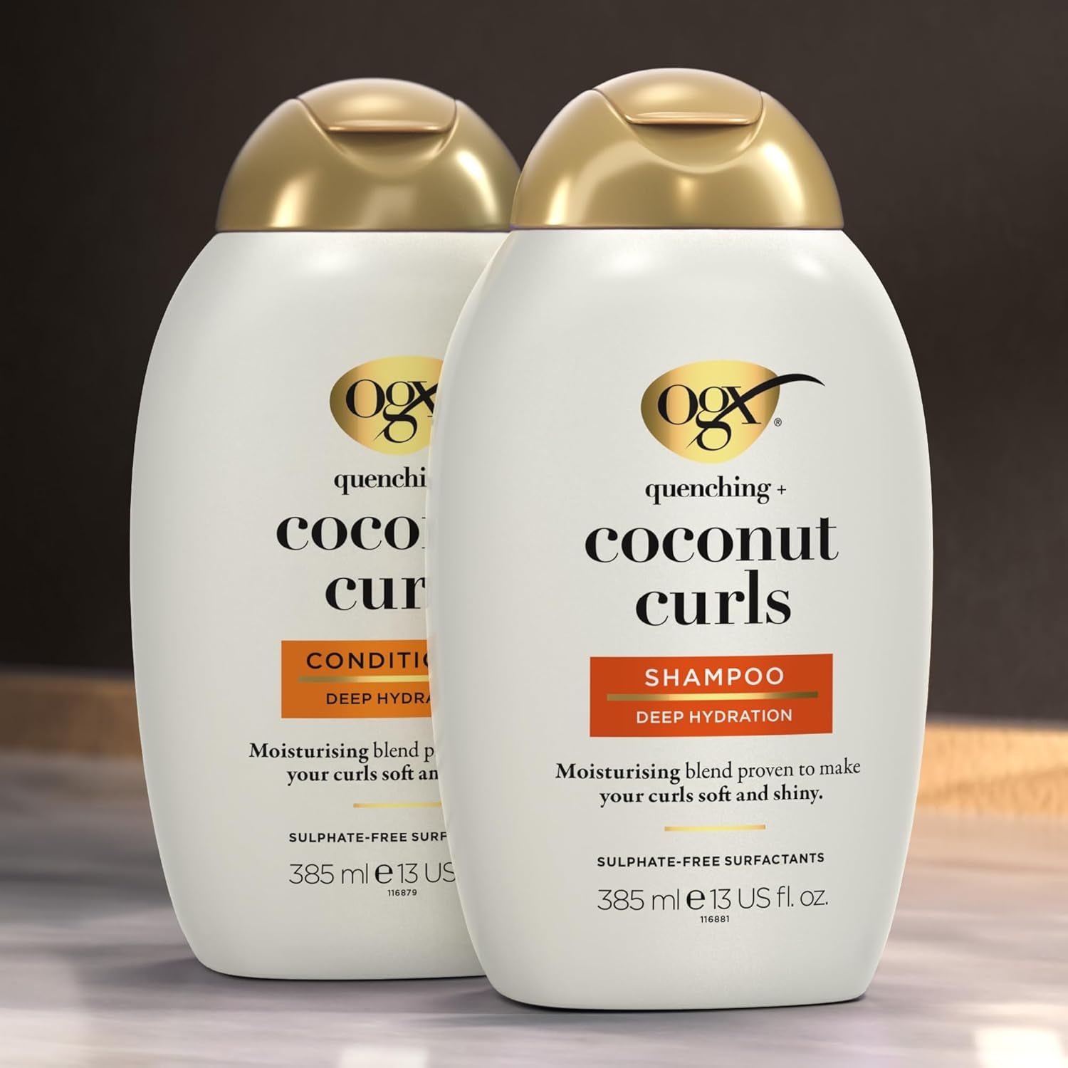 OGX Quenching + Coconut Curls Shampoo, Feuchtigkeitsspendendes Locken Shampoo Mit Kokosöl, Zitronenöl & Honig, Haarpflege Shampoo Ohne Sulfate, Haarshampoo Für Glänzende, Definierte Locken (385 Ml)