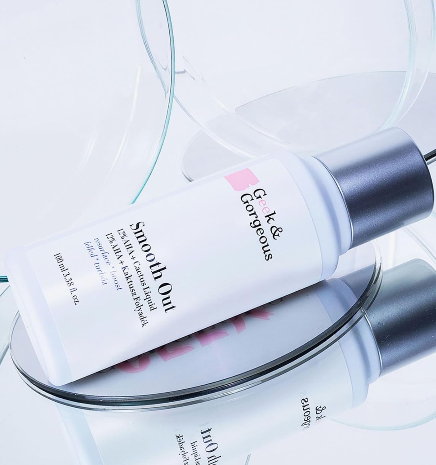 Geek & Gorgeous SMOOTH OUT - Gesichtspeeling Mit 12% AHA Und Beruhigendem Feigenkaktus Extrakt - Für Normale, Trockene, Fettige Und Mischhaut - 100 Ml Flasche